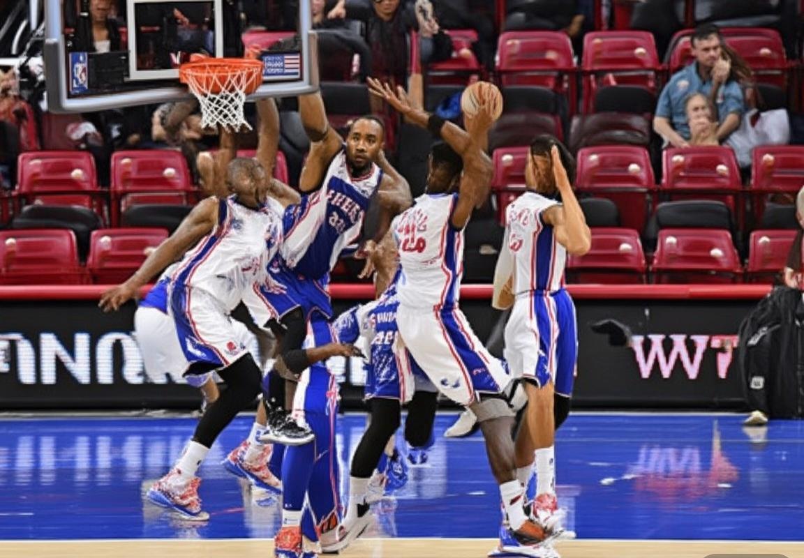 76人与爵士巅峰对决：扣篮三分盛宴，恩比德马尔卡宁闪耀战场(图1)